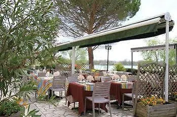 Hostellerie Du Lac 2* LʼIsle-Jourdain