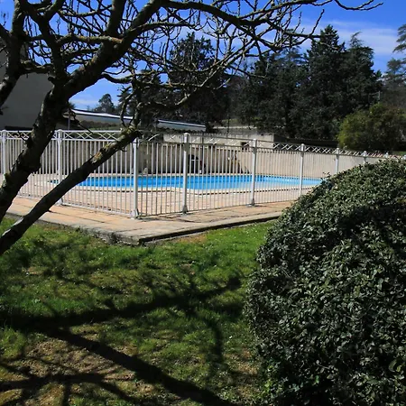 Hotel Hostellerie Du Lac 2*